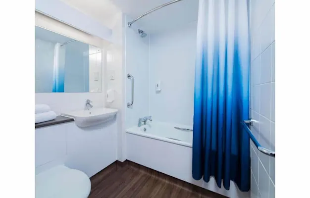 Travelodge Bath Waterside Hotel - Book Now